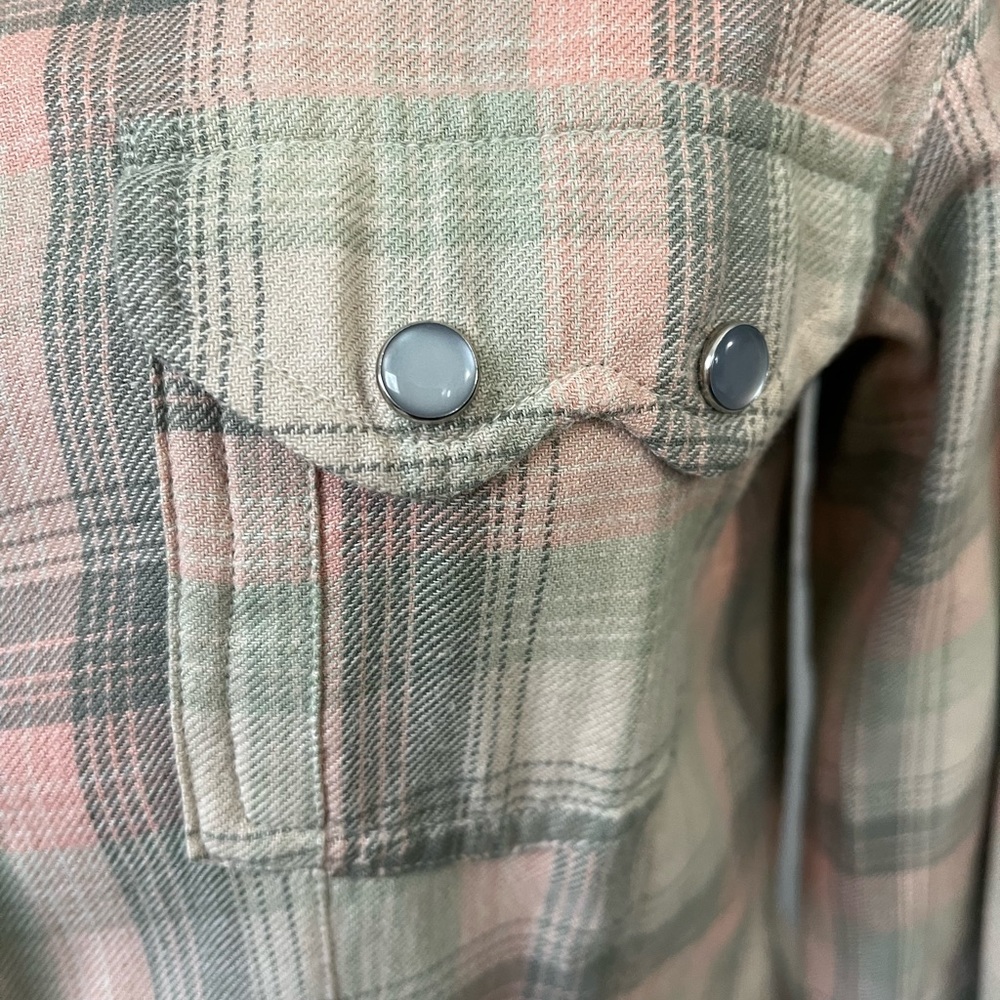 New Tasha Polizzi Western Pearl Snap button front warm flannel Shirt pink/gr… - Picture 13 of 16